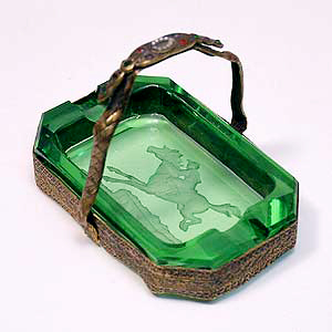 金属製手提げ入り乗馬像浮彫りガラス製灰皿