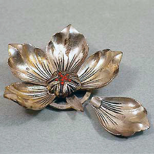 花弁型金属製組み灰皿