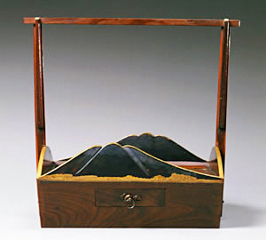 桑富士山形提げたばこ盆