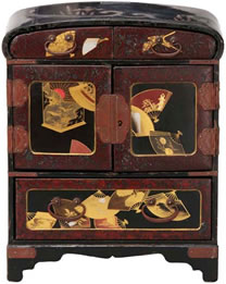 扇面散し図蒔絵箪笥