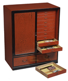 八代目桂文楽の愛用したたばこ入れとからくり箪笥