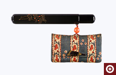 「古渡縞鶏頭更紗（こわたりしまけいとうさらさ）腰差したばこ入れ」