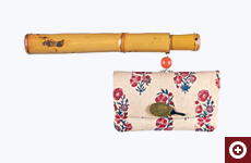 「古渡白地鶏頭更紗（こわたりしろじけいとうさらさ）腰差したばこ入れ」