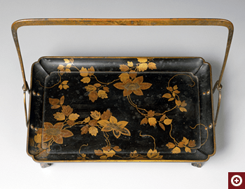 「黒漆塗り鉄線蒔絵提げたばこ盆」