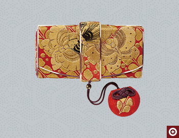 赤羅紗地蝶文様錦糸筥迫