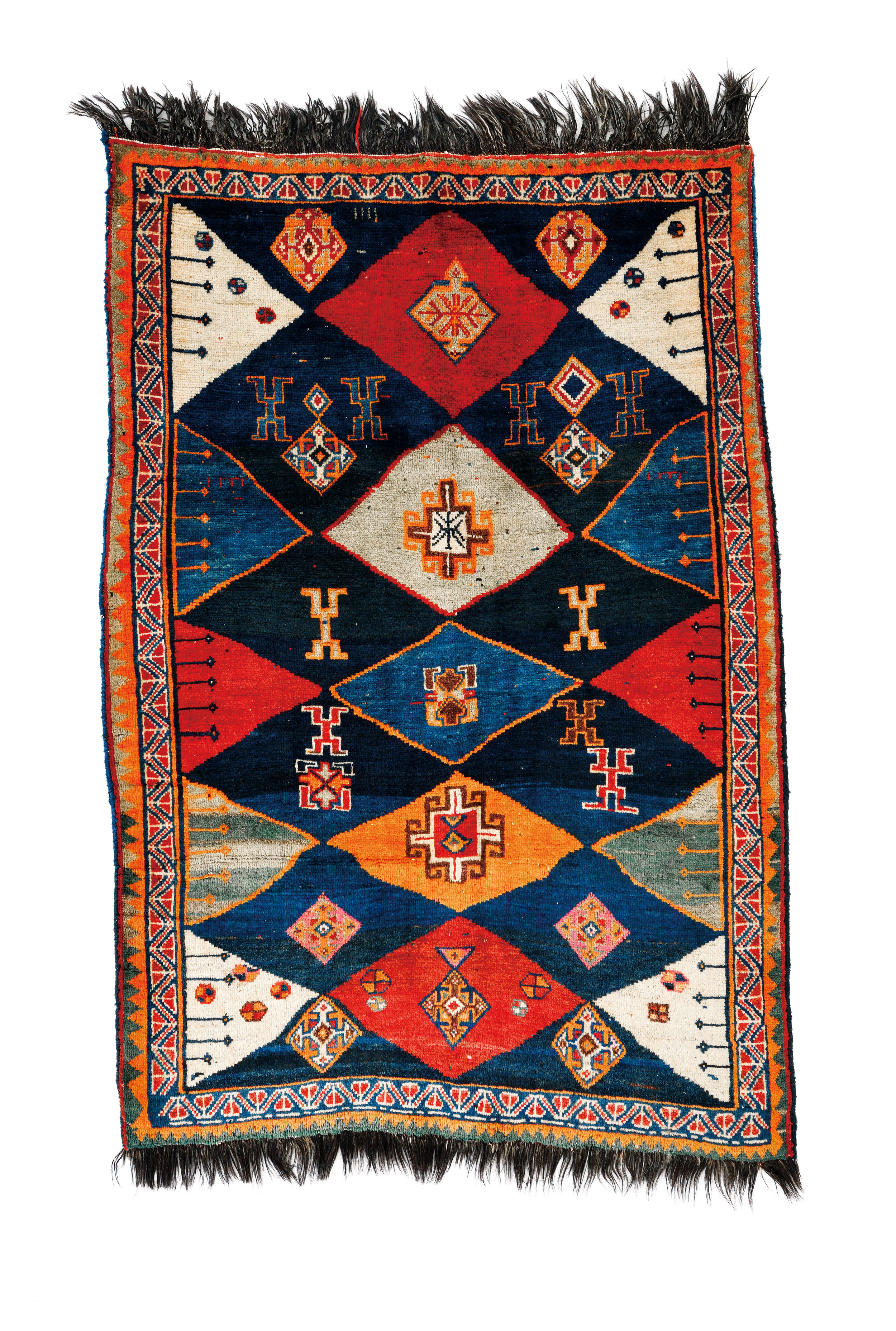 ギャッベ　南イラン　カシュガイ族クヒ　1950年頃　羊毛　168×113cm　「男の力」「富」「守り」を表す意匠が織り込まれています。
