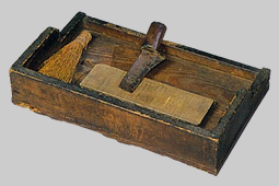 手刻み道具の一式とたばこ包丁