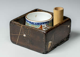 桐鳴子蒔絵たばこ盆