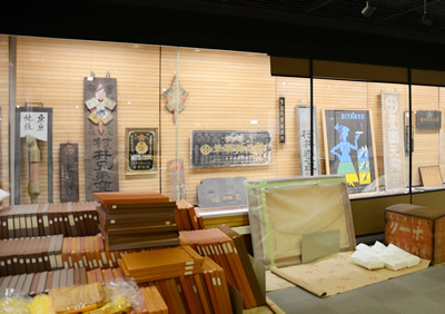 なーんて！引いてみると、ウォールケースの中の壁も仮配置に使っているだけだとお分かりいただけます。