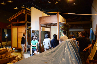 旧展示とだいたい同じ場所に仮組が行われました。