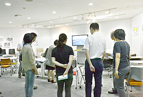 人間工学に基づいた椅子やテーブルは、使い勝手も、デザインも、想像していたものの一段も二段も上をいっていました。