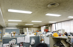 私の机から学芸部を見渡した写真。