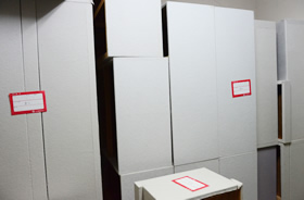 特別展示室での展示の際に作品を載せる台